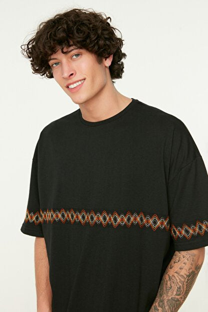 Men's Oversize Crew Neck Embroidered Black T-shirt