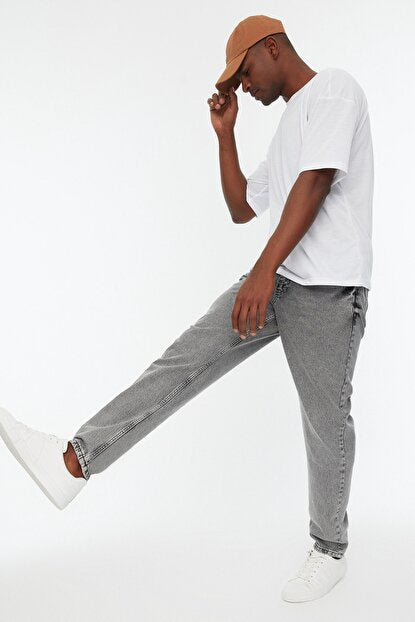 Men's Grey Essential Fit Jeans