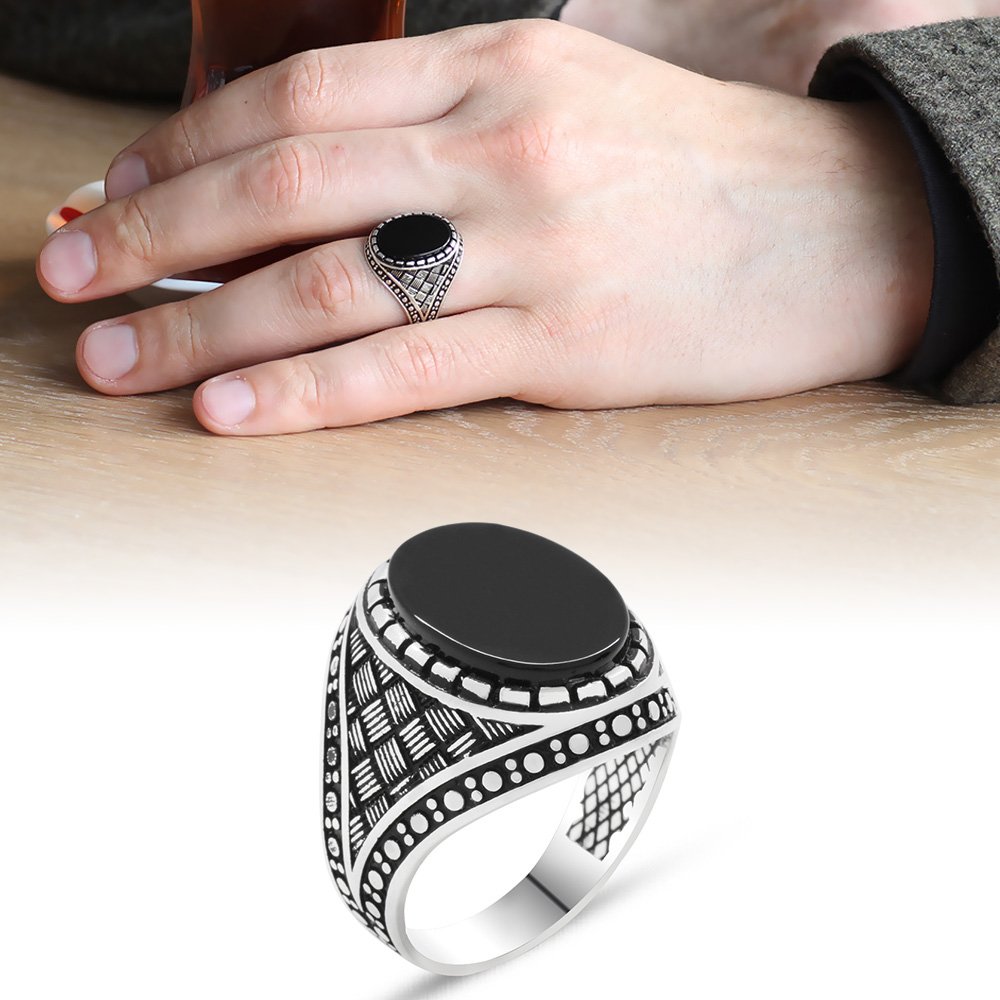Men's Stripe Pattern Black Onyx Stone 925 Carat Silver Ring