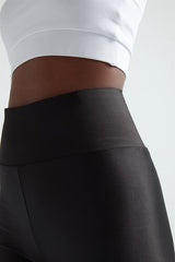 Women's Basic Shiny Short Leggings