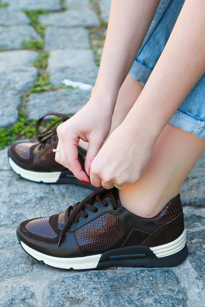 Women's Lace-up Leather Sneakers