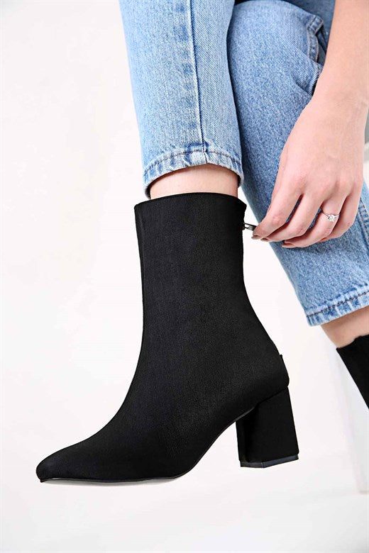 Women's Zipped Black Suede Boots