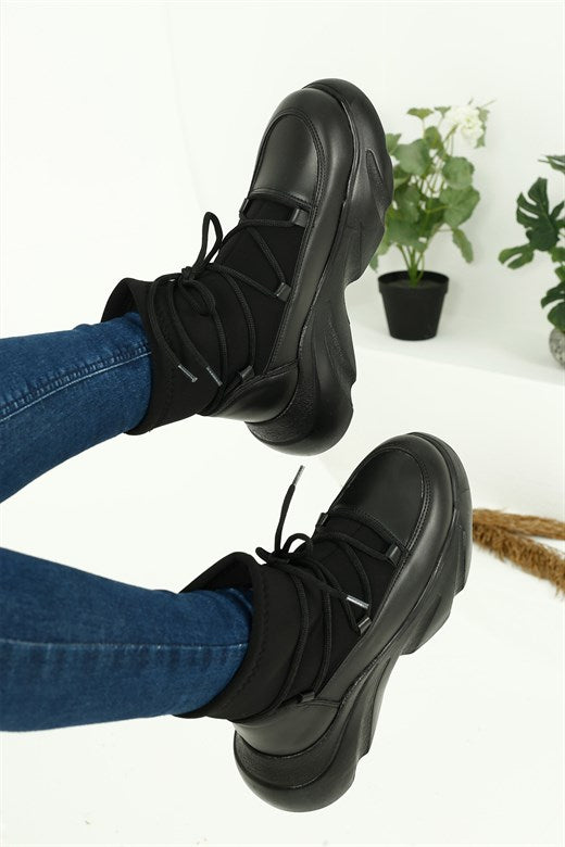 Women's Lace-up Black Boots