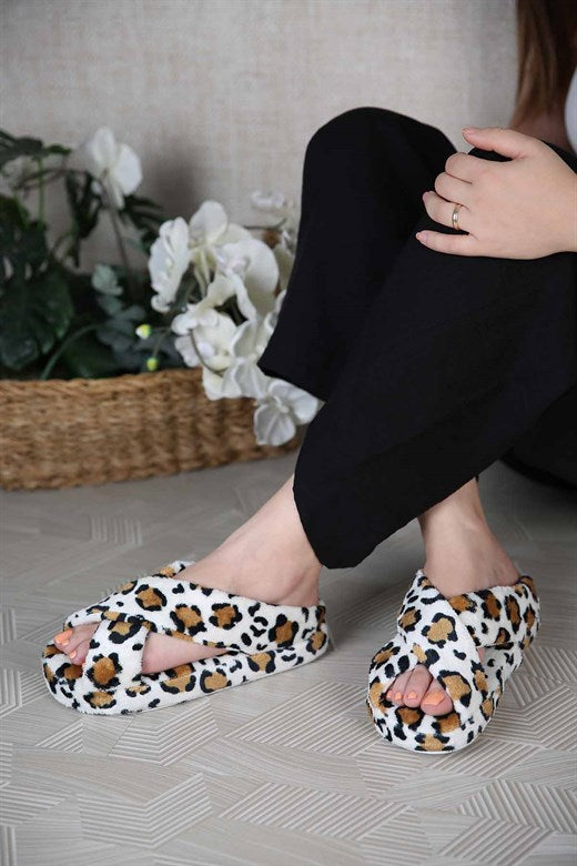 Women's Leopard Pattern White House Slippers
