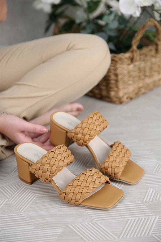 Women's Beige Heeled Slippers