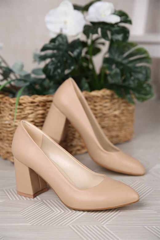 Women's Beige Leather Heeled Shoes