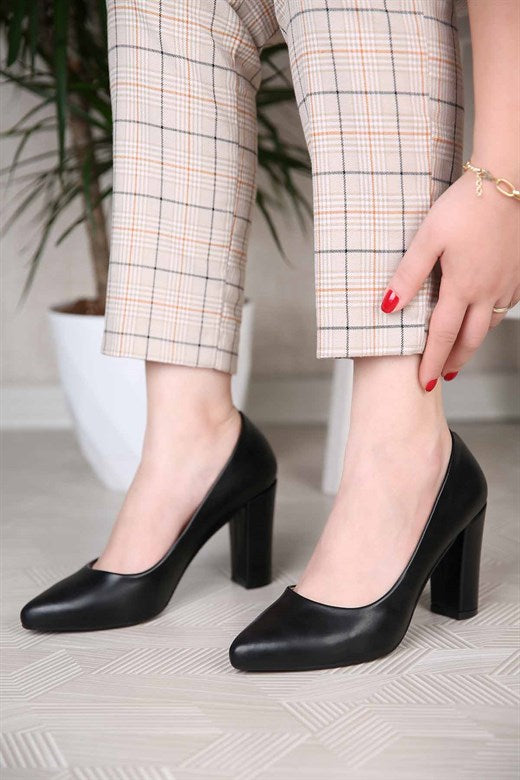 Women's Black Leather Heeled Shoes