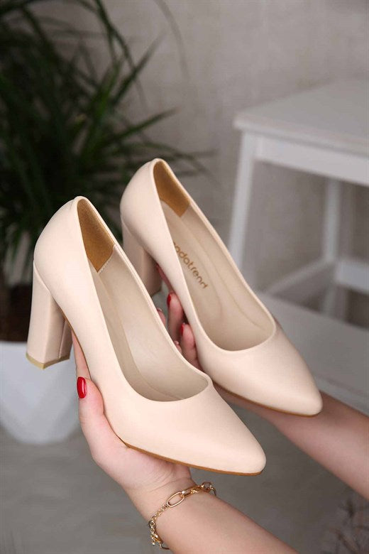 Women's Tan Leather Heeled Shoes