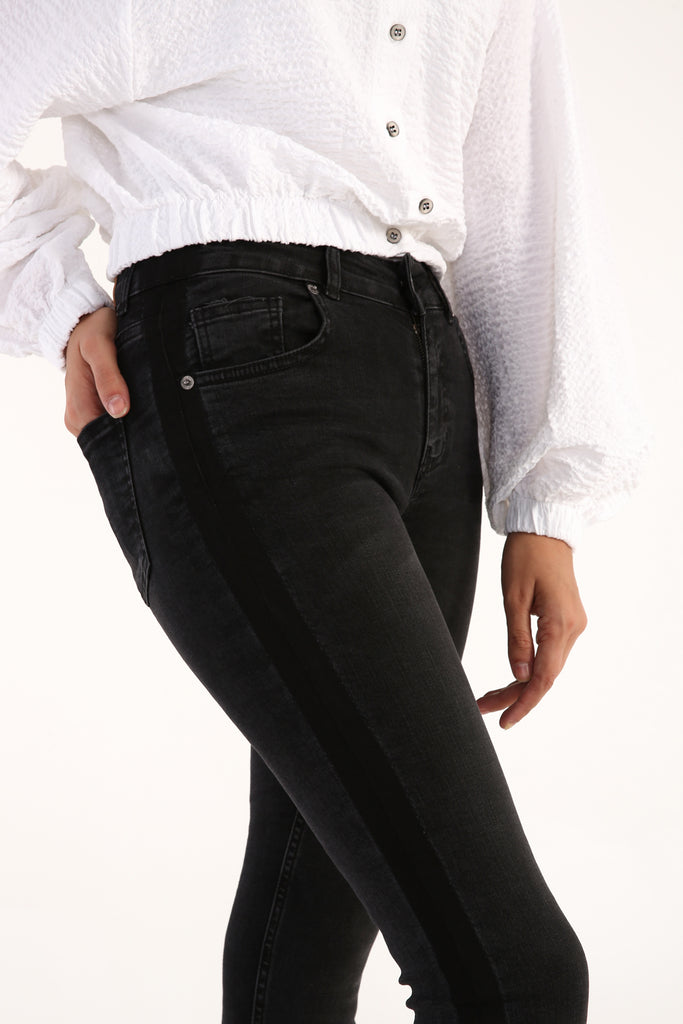 Women's Pocket Black Jeans