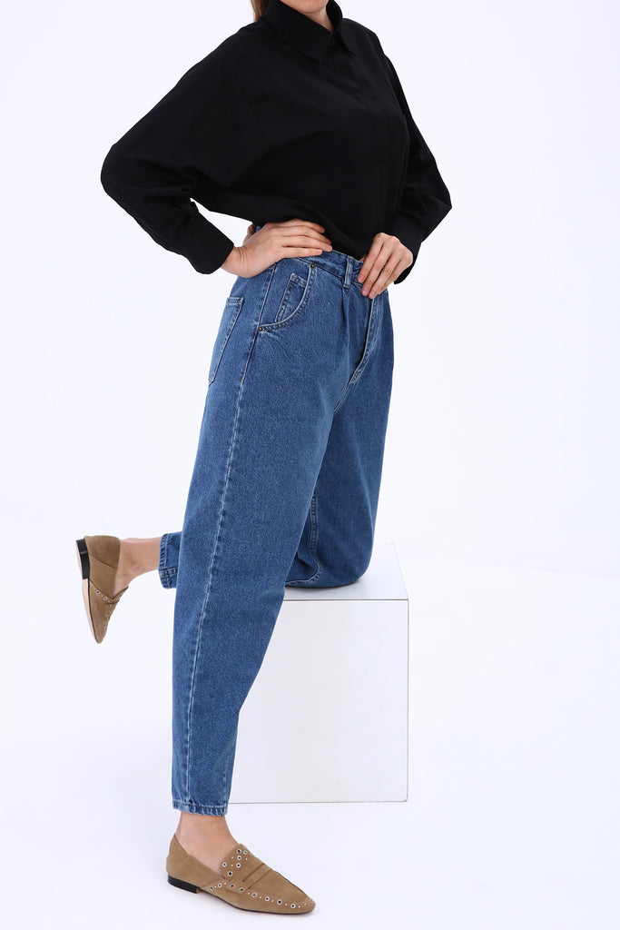 Women's Pleated Waist Mom Jeans