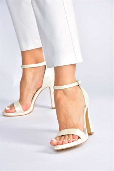 Women's White Heeled Shoes